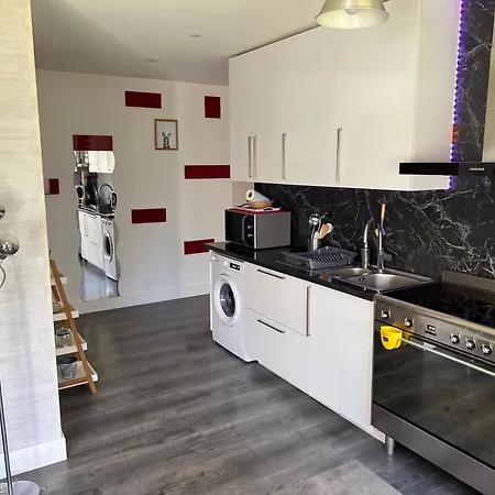 Zenith Stade Parc Expo Palais Des Sports, 2ch 4pers Parking *