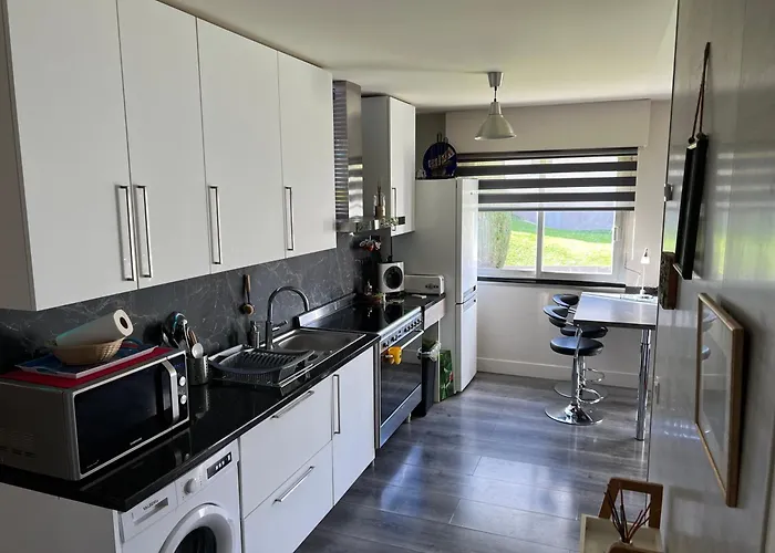 Zenith Stade Parc Expo Palais Des Sports, 2ch 4pers Parking *