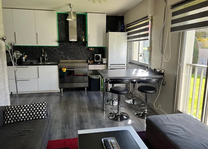 Zenith Stade Parc Expo Palais Des Sports, 2ch 4pers Parking *